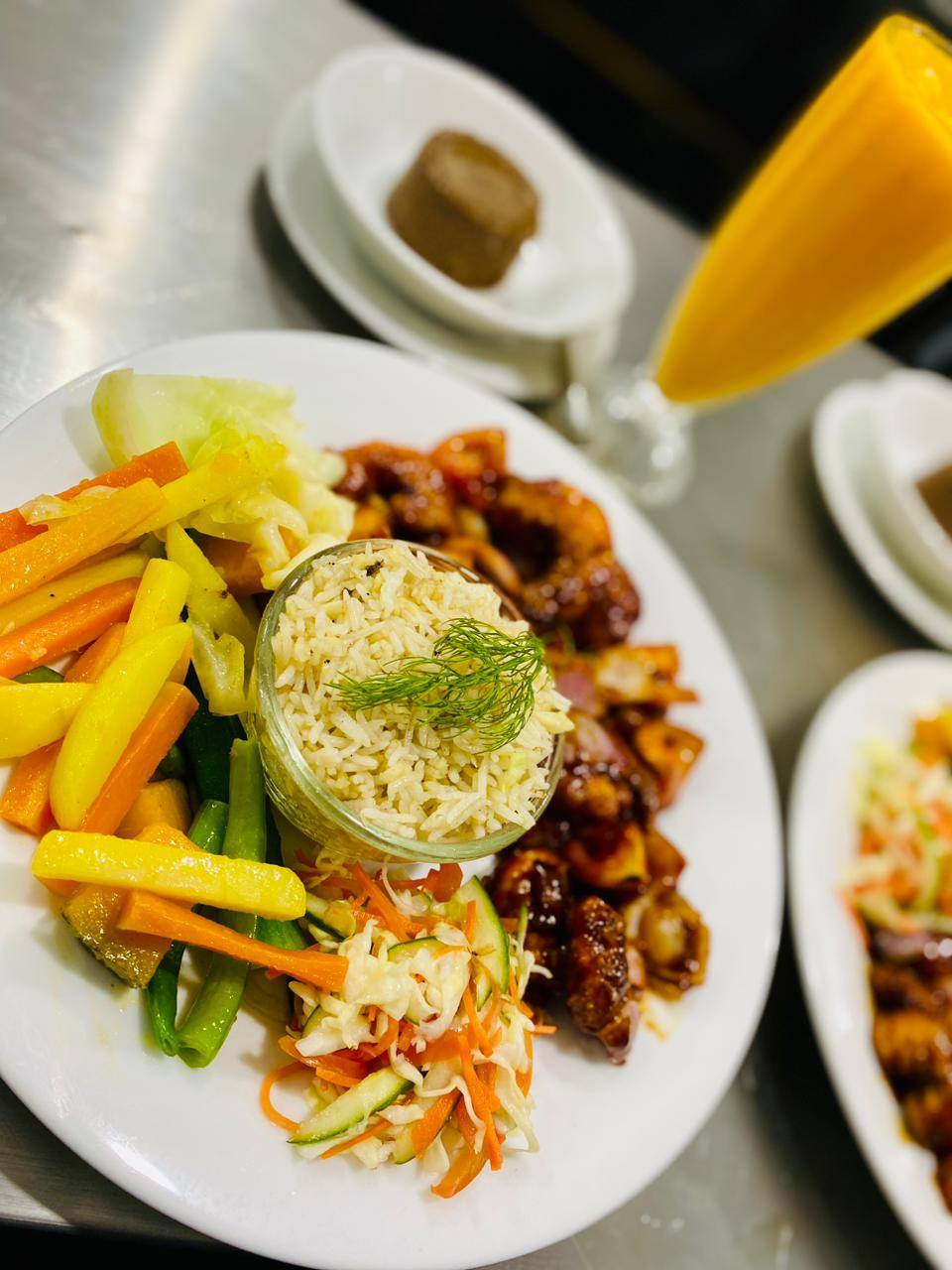 Devilled prawns with rice