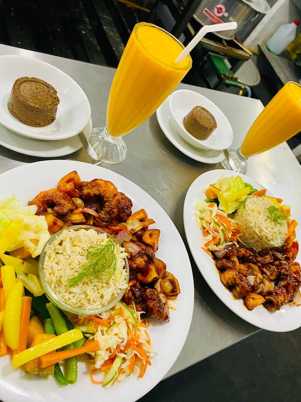 Fresh drinks and dishes